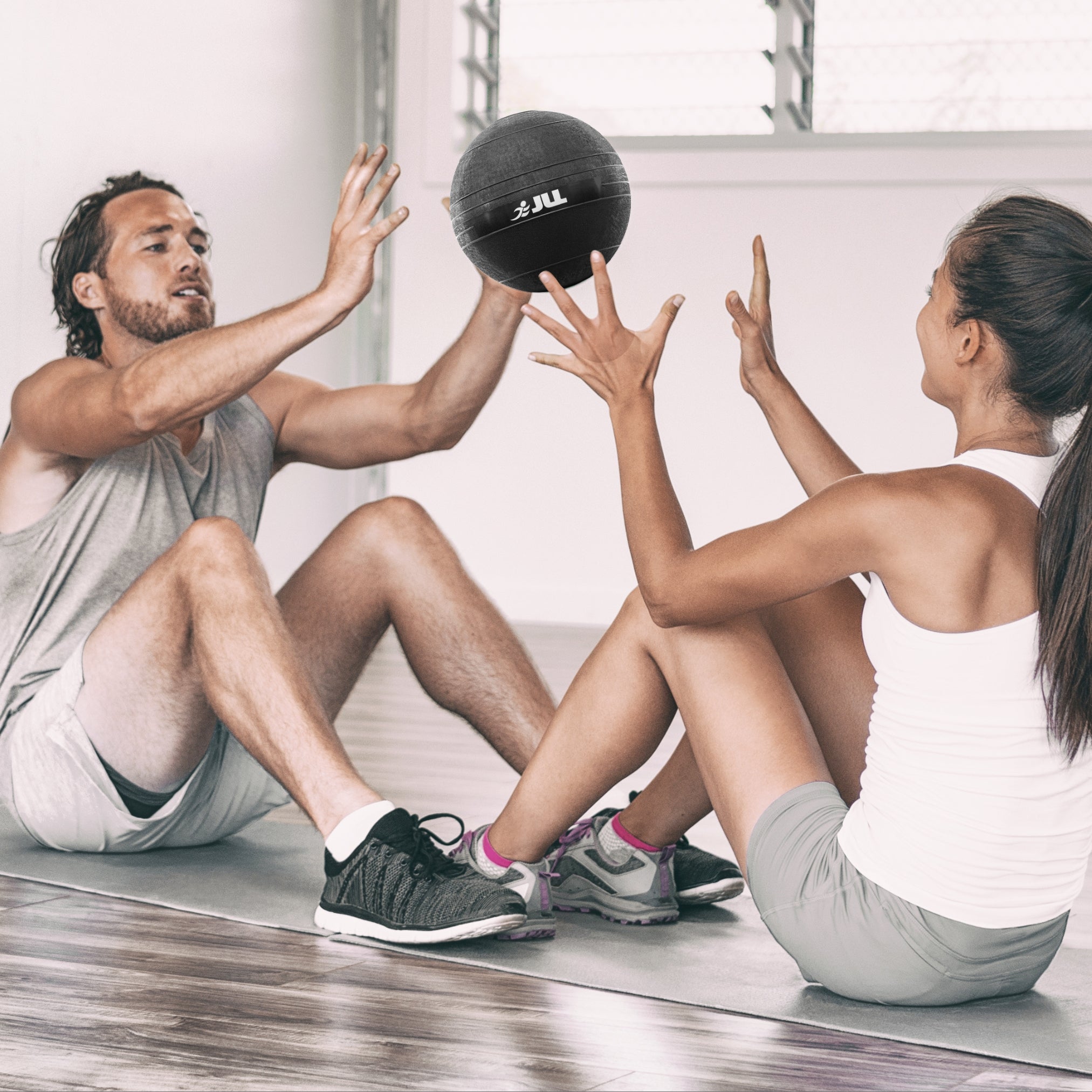 Slam balls vs Medicine balls - What's the difference between them